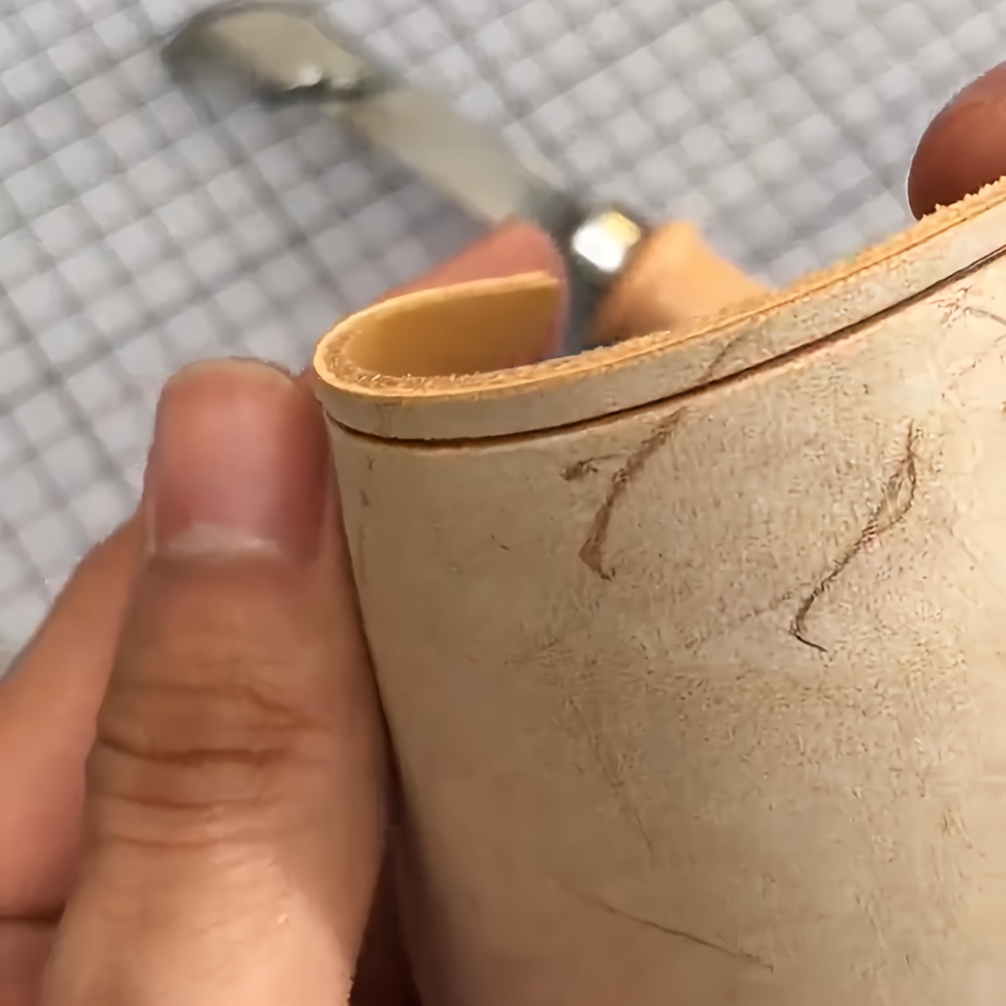 เครื่องมือขีดรอยขอบหนังปรับควา - Leatherwork Edge Creaser บทวิจารณ์และราคา